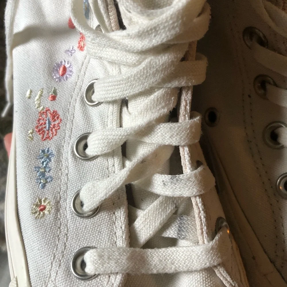 Converse Women's Embroidered White High-Tops - Picture 9 of 9